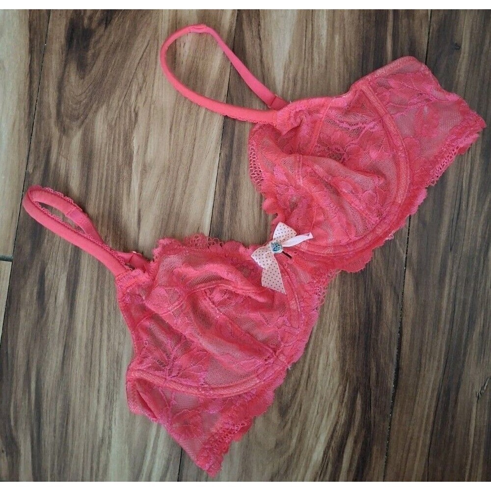 Victorias Secret Body by Victoria Bra Size 36B Unlined Demi Floral Lace Hot Pink